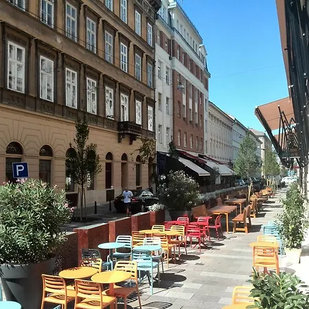 Arany Janos Apartman