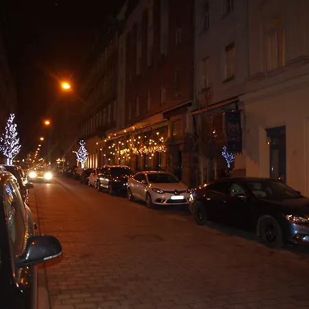 Arany Janos Apartman 아파트 *